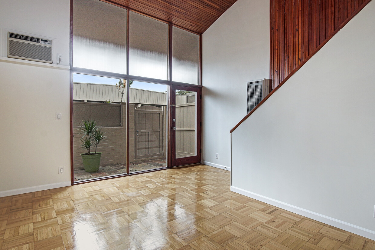 Living Room & Front Patio - 279 S Church Ln