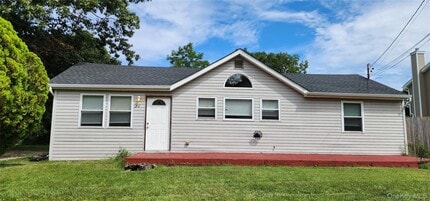 Building Photo - 79 Hemlock Dr
