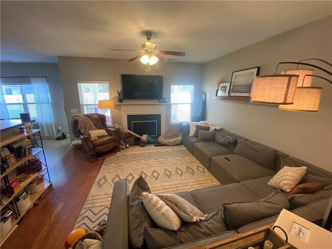 Building Photo - 41 Highland Pointe Cir W