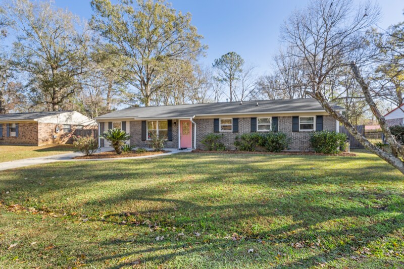 Foto principal - 8766 Bucknell Dr