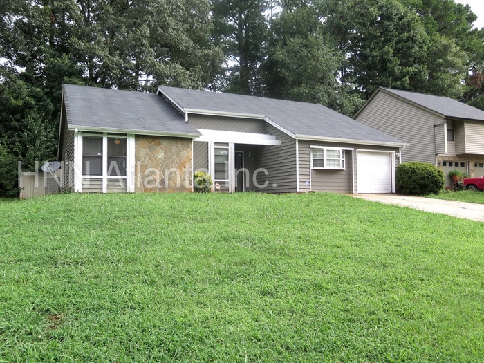 Primary Photo - Ranch Style Home! Spacious Floor Plan