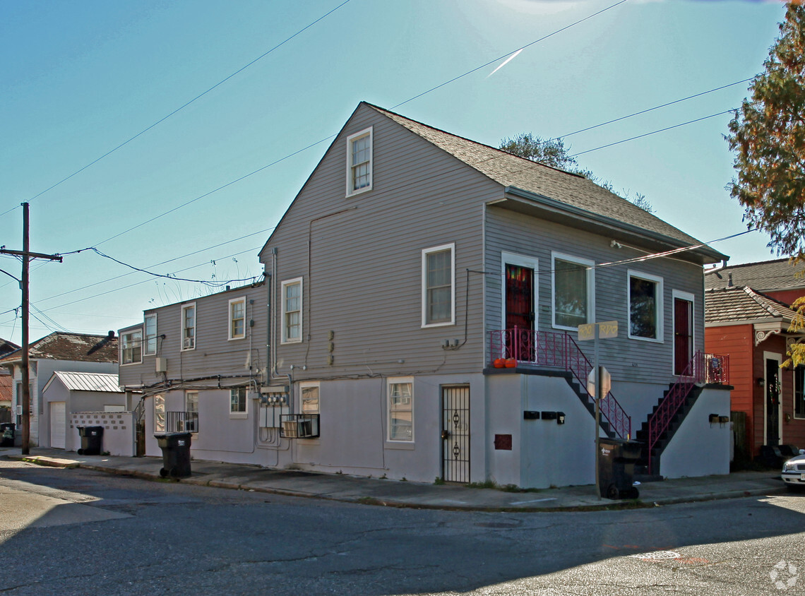 Primary Photo - 639 Independence St
