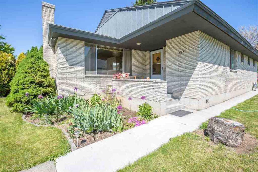 Foto principal - 2 Bed Mid-Century House w/ Garage & Fenced...
