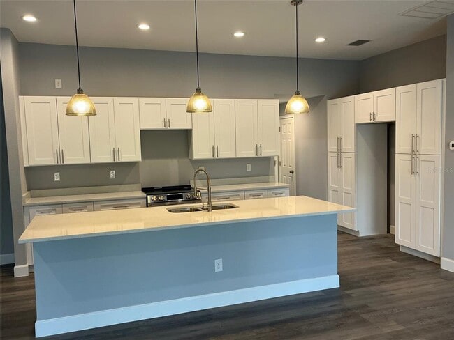 Foto del edificio - 8362 Santa Cruz Dr