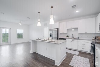 2BR, 2BA - 1,079SF B3 The Fleur de Lys 7785-319 - Griffon at Vero Beach