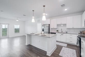 2BR, 2BA - 1,079SF B3 The Fleur de Lys 7785-319 - Griffon at Vero Beach