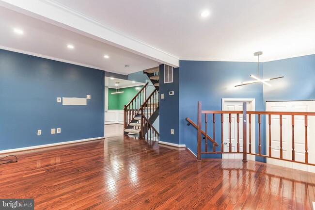 Building Photo - 6115 Hyacinth Dr