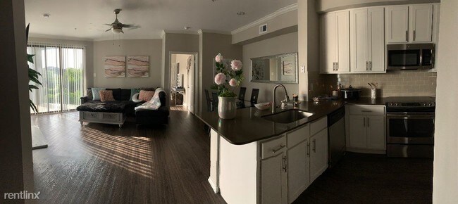 Foto del edificio - 11900 Stonehollow Dr