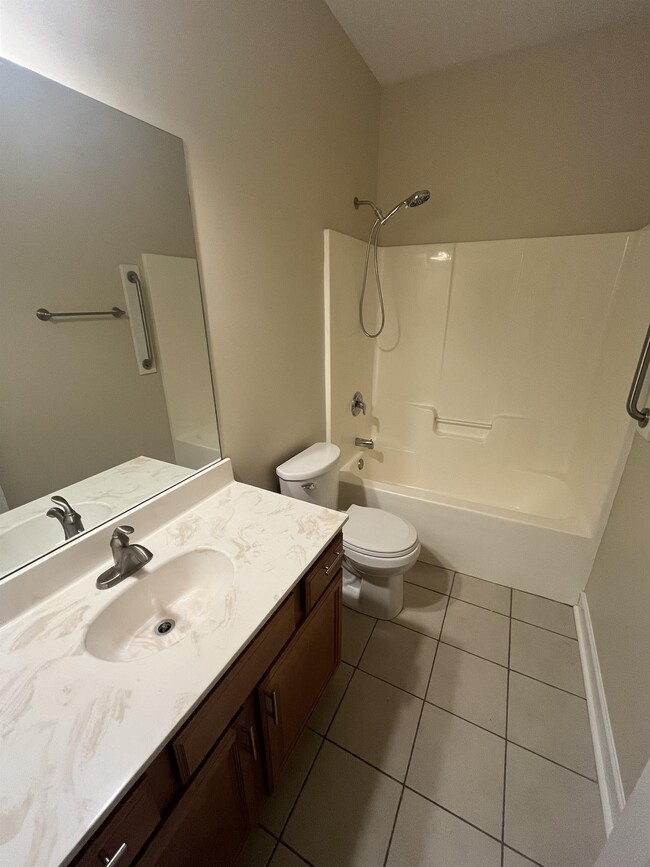 Building Photo - 102 Mcleod Dr