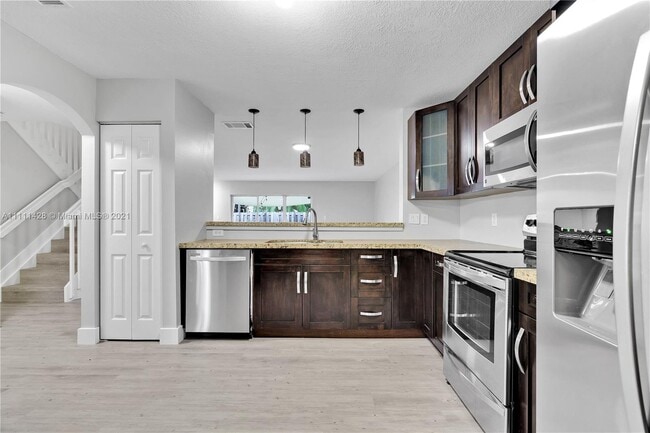 Building Photo - 7463 SW 164th Ave
