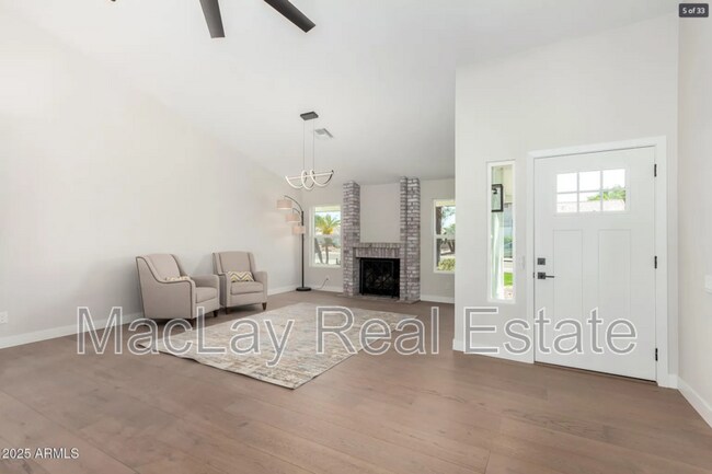 Foto del edificio - 10934 E Becker Ln