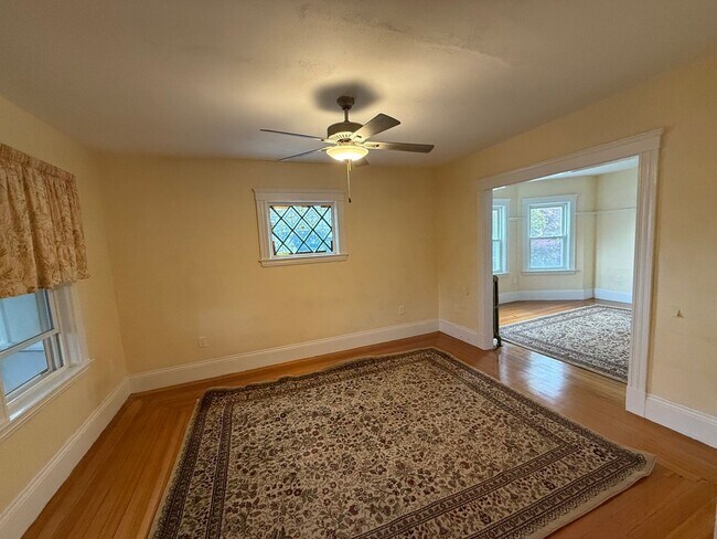 Foto del edificio - 3-bed + office / 2-bath Duplex ~ Oak Squar...