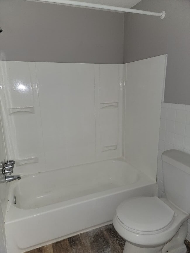 Building Photo - 13444 Euclid Ave