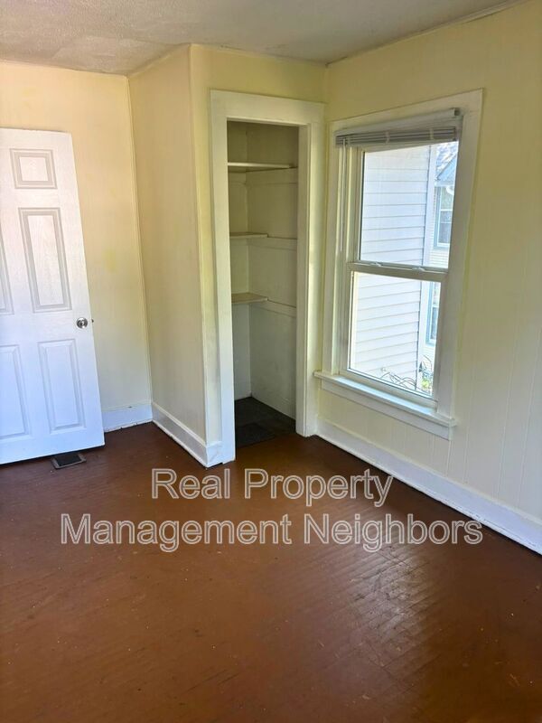 Foto del edificio - 1717 Plainfield Ave NE