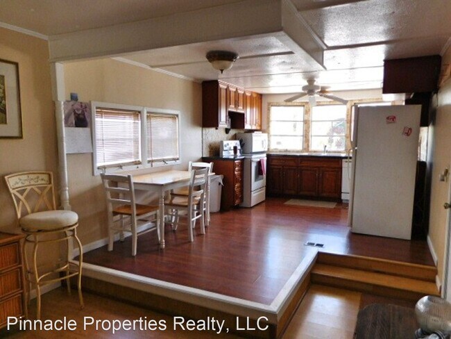 Building Photo - 1 br, 1.5 bath House - 204 Bimini