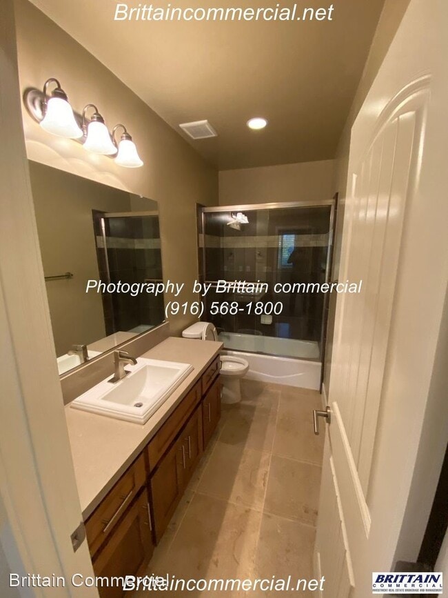 Building Photo - 3 br, 2.5 bath House - 3260 Dolcetto Street