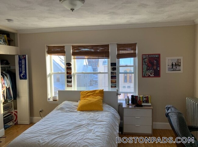 Foto del edificio - 4 Farrington Ave