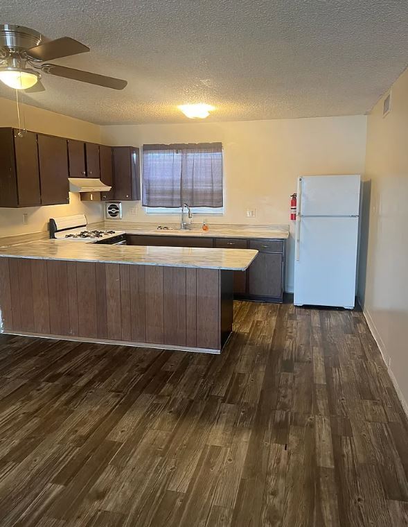 Foto del edificio - 2153 S Winstel Ave