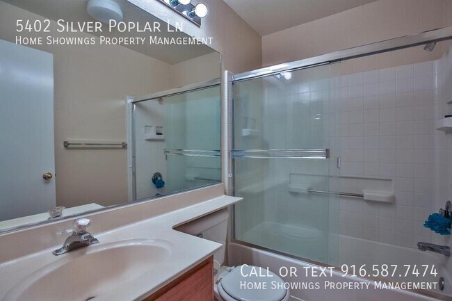 Foto del edificio - 5402 Silver Poplar Ln