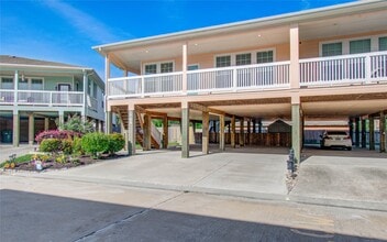 Building Photo - 1705 Bayway Dr