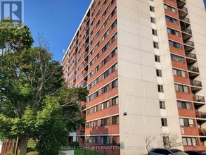 Building Photo - 10 Tapscott Rd