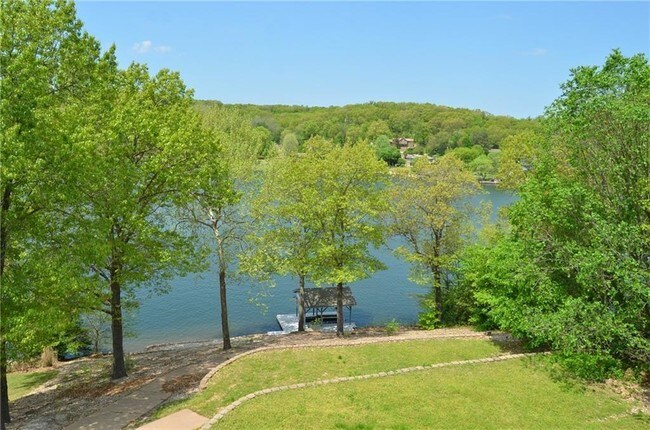 Foto del edificio - 65 Kensington Dr