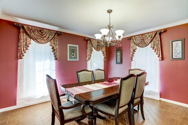 Foto del edificio - 5507 Spanish Oak Dr