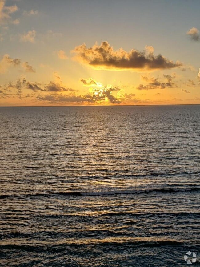 Building Photo - 7430 S Ocean Dr
