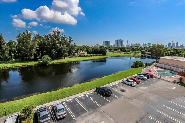 Foto del edificio - 16465 NE 22nd Ave