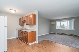 Columbia Square South *RENOVATED APARTMENTS!* Photo