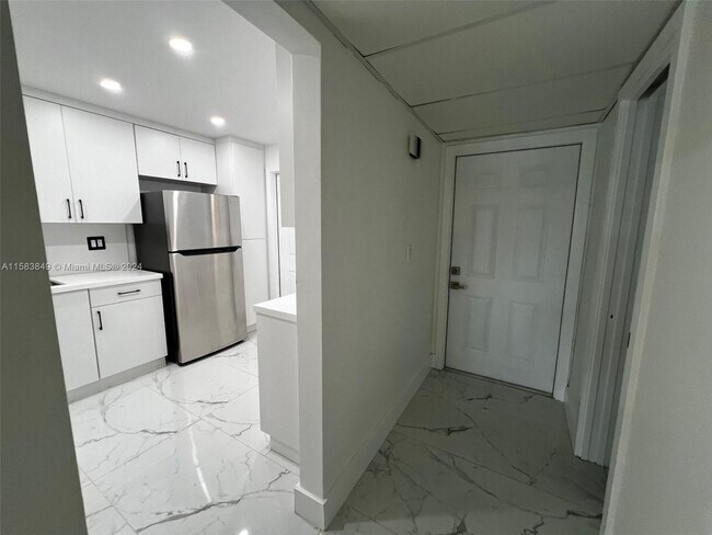 Foto del edificio - 18900 NE 3rd Ct