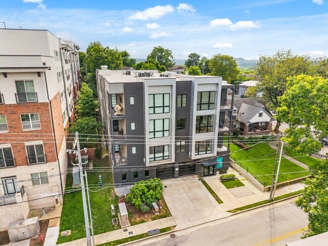 Building Photo - 119 Acklen Park Dr