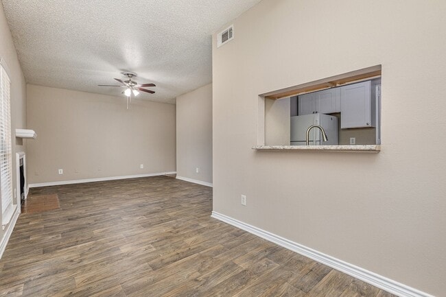 Building Photo - 3643 W Northgate Dr