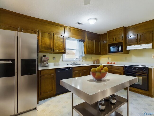 Building Photo - 1001 Fieldstone Ct SE