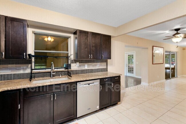 Foto del edificio - 1282 Briarwood Ave