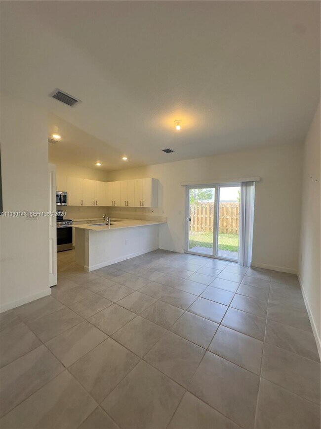 Foto del edificio - 2848 SE 26th Ter