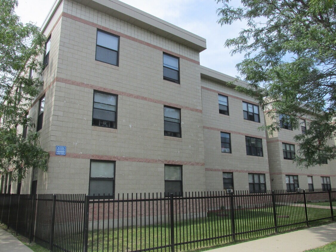 Foto principal - 4752 S Wabash Ave
