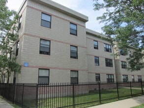 Building Photo - 4752 S Wabash Ave