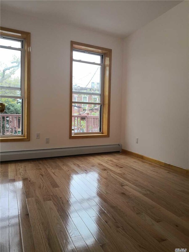 Building Photo - 251 Etna St