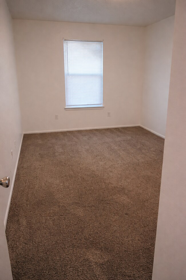 Foto del edificio - Sundown Apartments and Storage