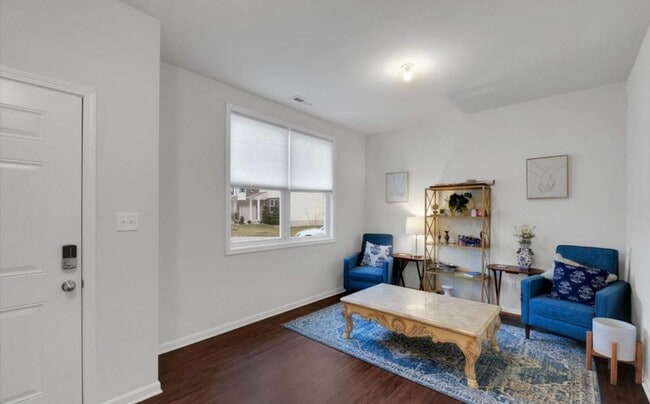 Building Photo - Spacious 4-Bedroom Home – Available Now!
