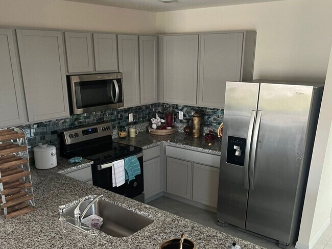 Building Photo - 3 Bedroom Single Family Home in Wimauma