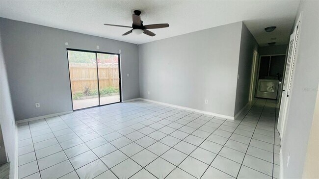 Foto del edificio - 1613 Little River Dr