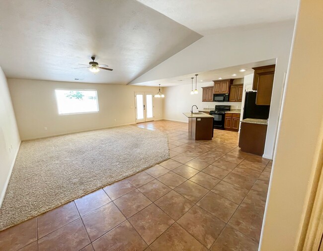 Building Photo - Beautiful 3-bed 2-bath Rental Home in Hurr...