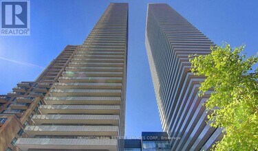 Building Photo - 42 Charles St E