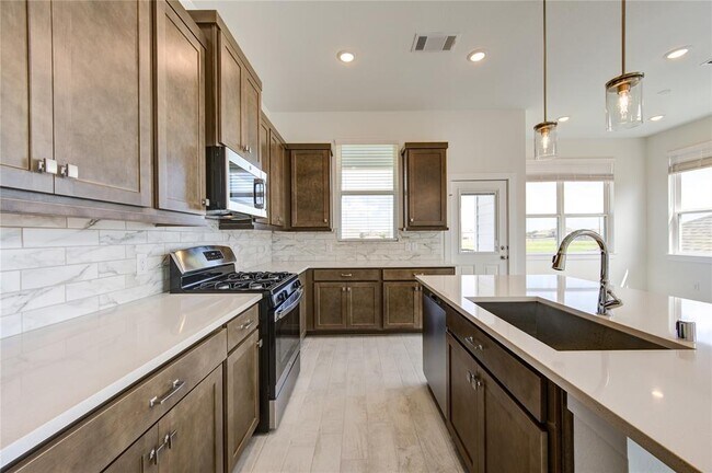 Foto del edificio - 21062 Garden Palm Dr