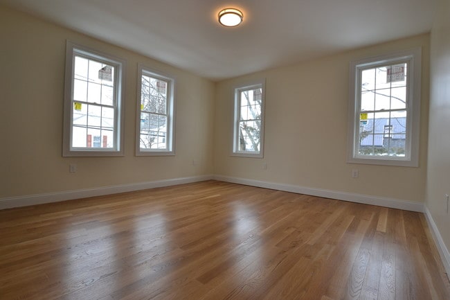 Building Photo - 54 Fulton St