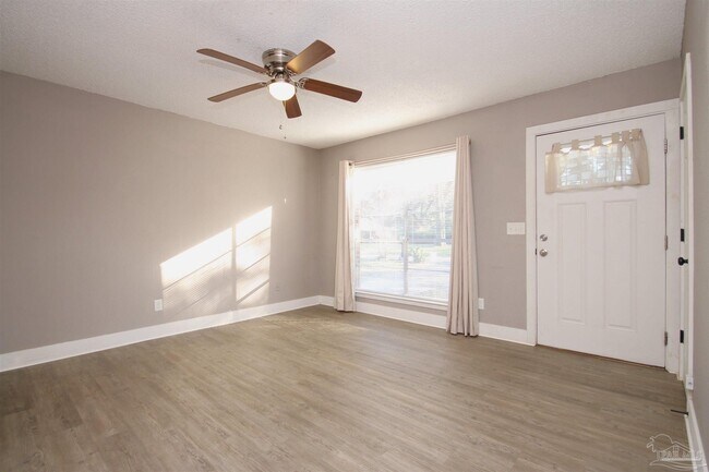 Foto del edificio - 5180 Catalina St