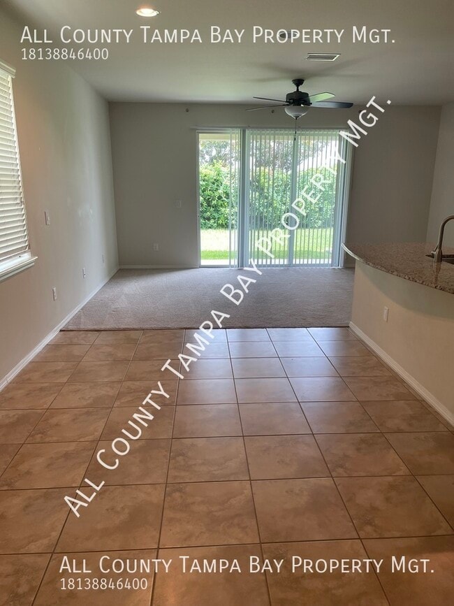 Building Photo - Stunning 3 bedroom 2.5 bath townhome!