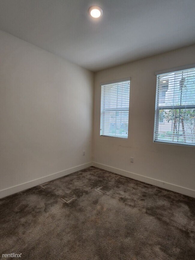 Foto del edificio - 3 br, 3.5 bath House - Goldbark Way - 18301